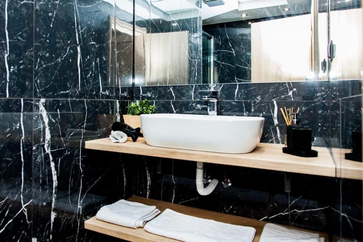 Contemporary And Chic Apartment In Central أثينا المظهر الخارجي الصورة