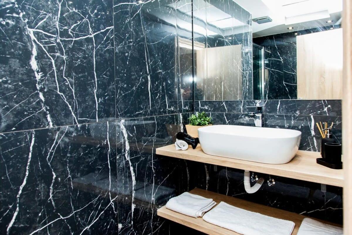 Contemporary And Chic Apartment In Central أثينا المظهر الخارجي الصورة
